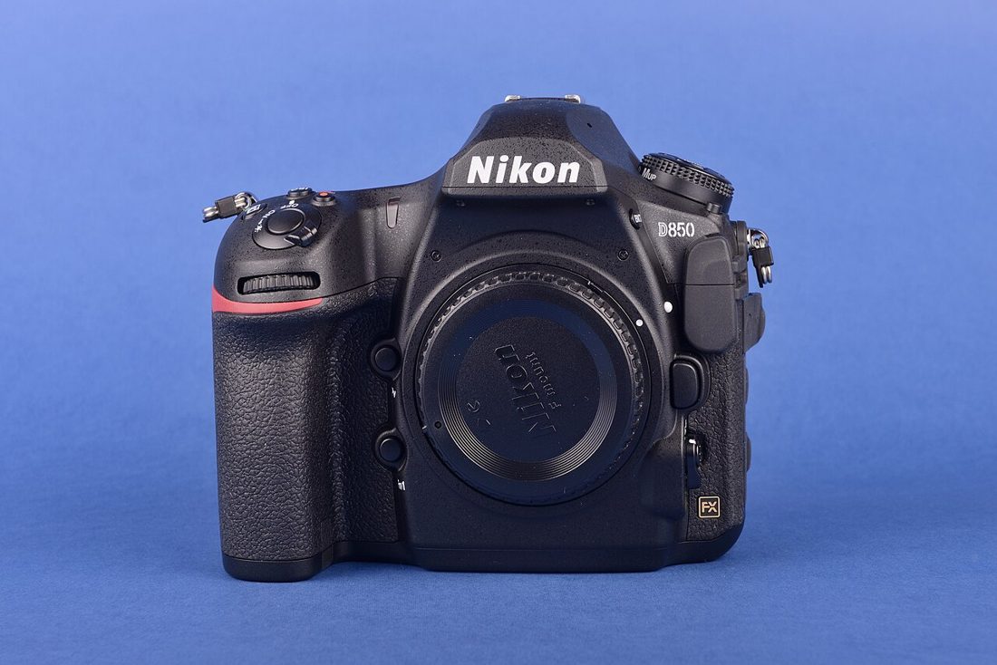 Nikon Mirrorless (16–24MP)