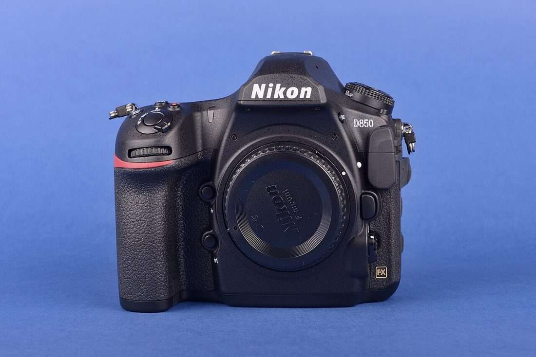 Nikon Mirrorless (16–24MP)